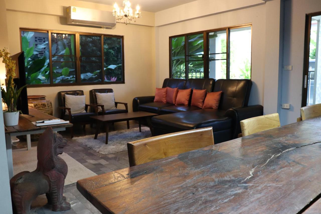 8Th House @ Center Of Chiangmai Old Town Apartment Chiang Mai Luaran gambar