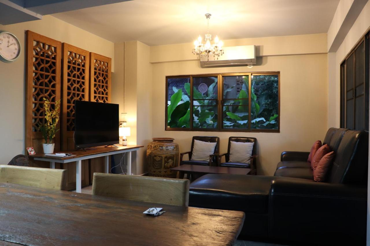 8Th House @ Center Of Chiangmai Old Town Apartment Chiang Mai Luaran gambar