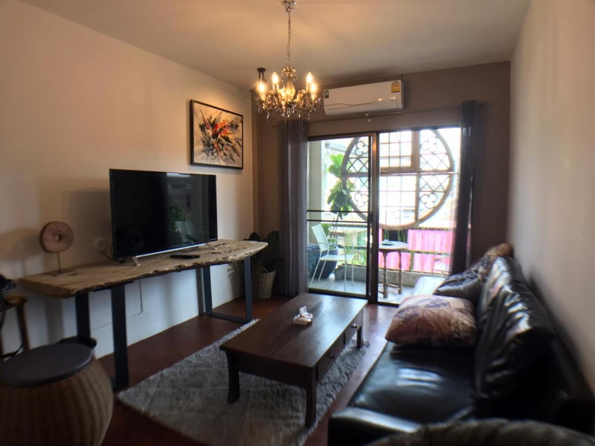 8Th House @ Center Of Chiangmai Old Town Apartment Chiang Mai Luaran gambar